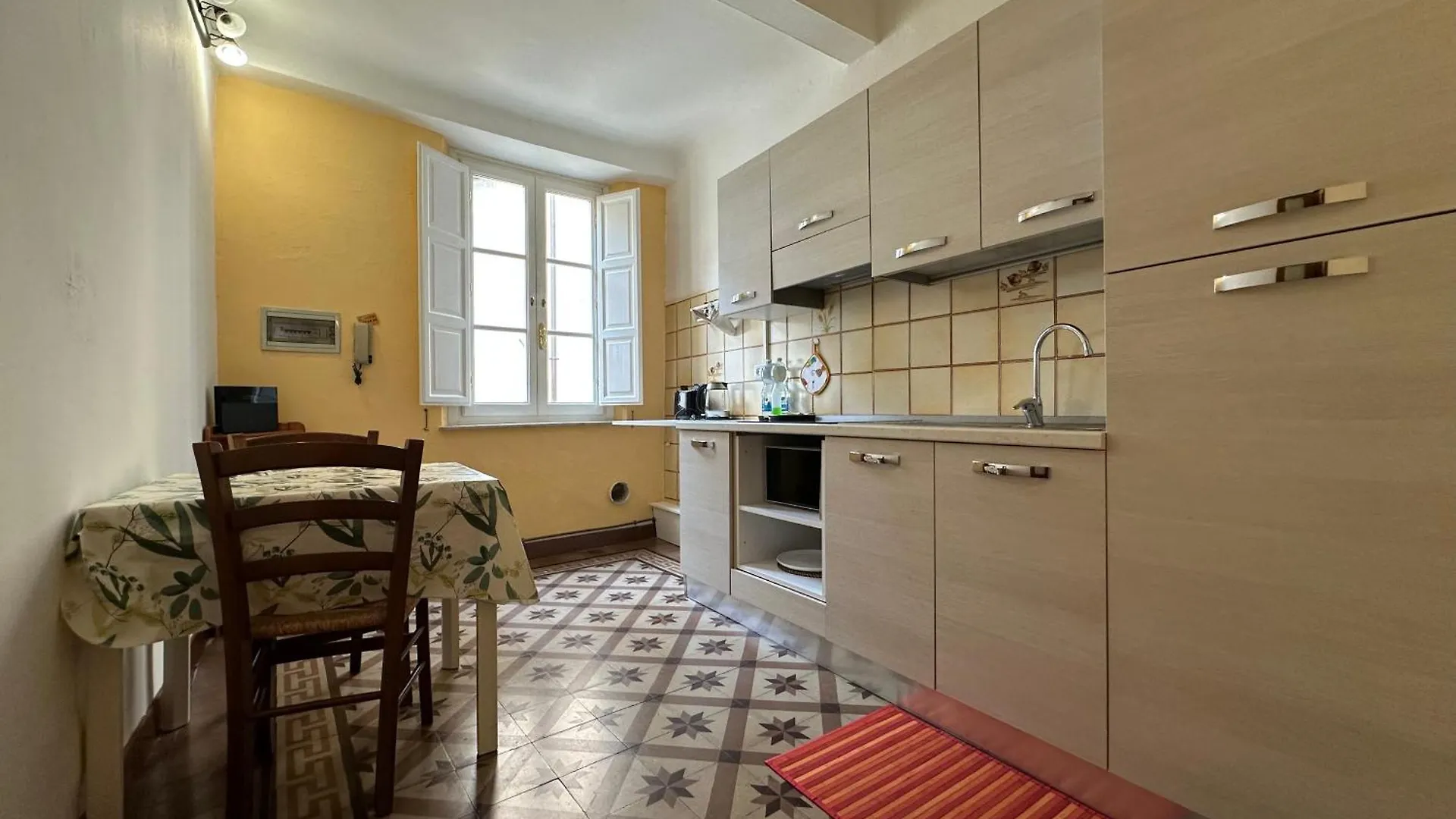 Bilocale Economico, In Pieno Centro A Lucca Daire 0*,  İtalya